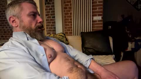 molitsrymale69 online show from March 10, 2026, 7:35 am