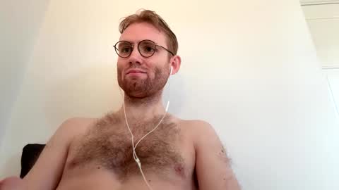 molliter online show from November 1, 2025, 1:35 pm