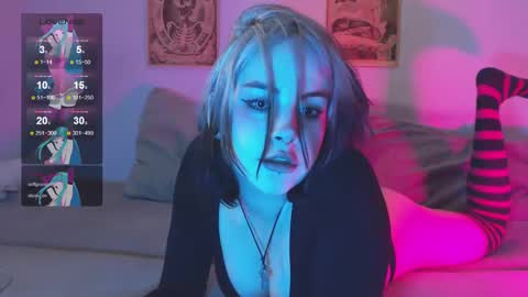 Molly Crow online show from December 9, 2024, 9:16 pm