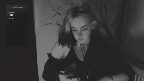 Molly Crow online show from January 18, 2025, 7:58 pm