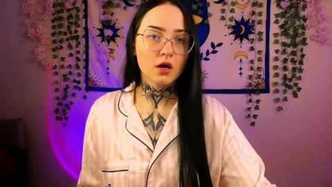 Snapshot of molly_kisss chatting on May 7, 2026, 5:46 am molly_kisss online show from May 7, 2026, 5:46 am