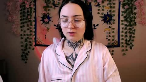 Snapshot of molly_kisss chatting on May 13, 2026, 6:55 am molly_kisss online show from May 13, 2026, 6:55 am