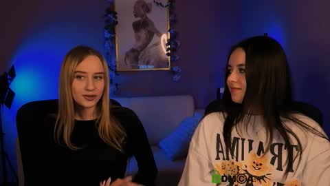 molly_lesser online show from December 17, 2025, 3:51 pm