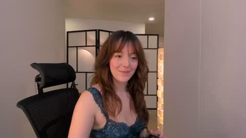   MOLLY   online show from July 6, 2026, 7:27 pm