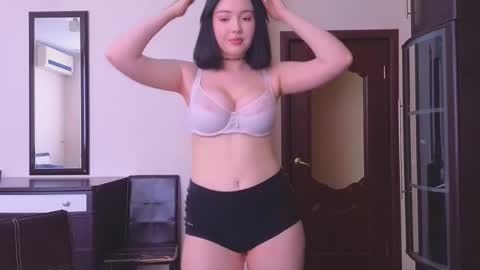 molly_millerr online show from February 28, 2025, 7:37 am