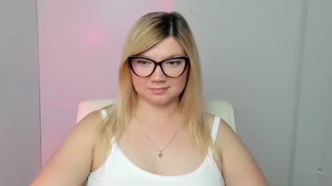 Molly online show from September 15, 2025, 11:32 am