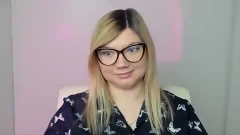 Molly online show from October 23, 2025, 6:45 am