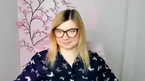 Molly online show from April 3, 2026, 11:41 am