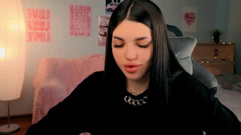 Molly online show from April 19, 2026, 4:34 am