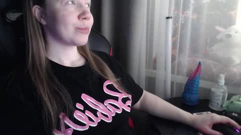 I have new photos come and see with love Molly online show from March 5, 2026, 8:54 am