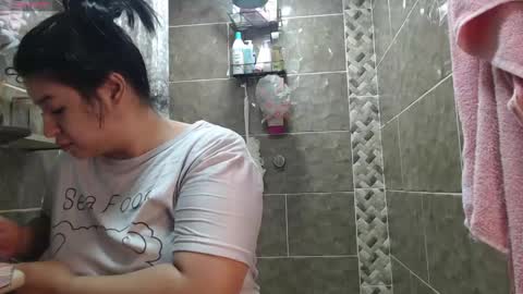 Snapshot of molly_shake chatting on January 6, 2025, 11:09 pm Molly online show from January 6, 2025, 11:09 pm