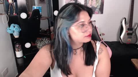 Snapshot of molly_shake chatting on February 7, 2025, 9:05 am Molly online show from February 7, 2025, 9:05 am