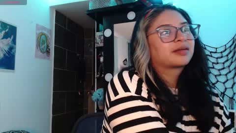 Snapshot of molly_shake chatting on October 1, 2025, 7:03 am Molly online show from October 1, 2025, 7:03 am