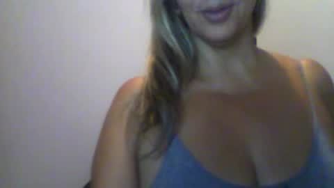Snapshot of mollybunny01 chatting on July 10, 2026, 10:56 pm Molly Bunny online show from July 10, 2026, 10:56 pm