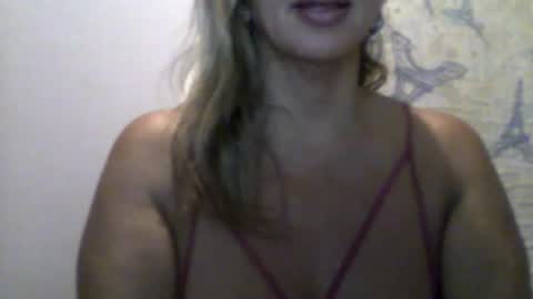 Snapshot of mollybunny01 chatting on August 6, 2026, 1:40 am Molly Bunny online show from August 6, 2026, 1:40 am
