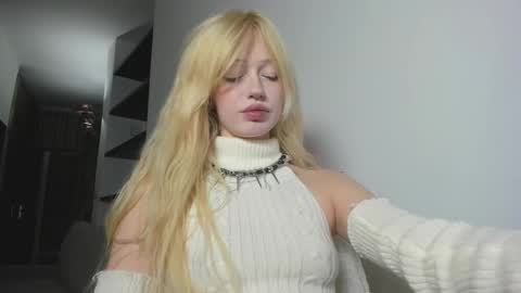 Snapshot of mollycodle chatting on December 20, 2025, 5:31 pm Goddess Katherine online show from December 20, 2025, 5:31 pm