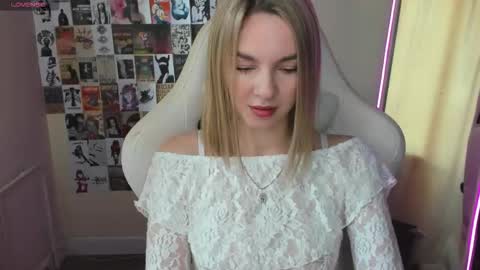 Molly online show from September 30, 2025, 1:21 am