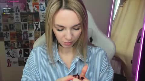 Molly online show from October 17, 2025, 1:20 am