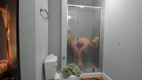 Snapshot of mollyharttt chatting on September 15, 2025, 7:03 pm mollyharttt online show from September 15, 2025, 7:03 pm