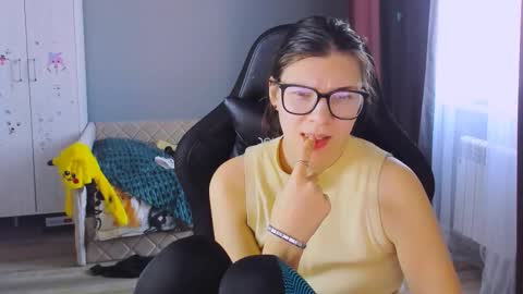  KIRA  online show from February 16, 2026, 7:15 am