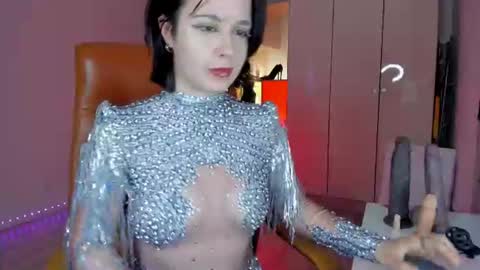 Molly online show from June 11, 2026, 6:39 pm