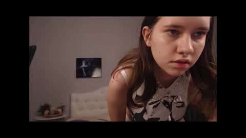 Snapshot of mollyrass chatting on November 24, 2025, 2:06 pm Molly online show from November 24, 2025, 2:06 pm