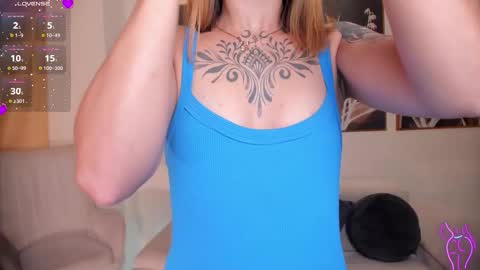 Molly Sunders online show from November 28, 2025, 9:06 pm