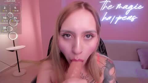 Molly Sunders online show from June 26, 2026, 4:28 am