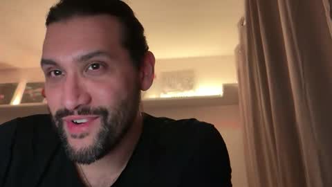 molten_escargot online show from December 16, 2024, 10:08 am