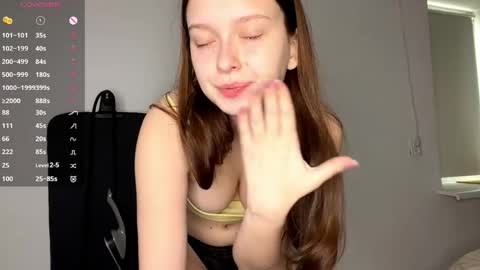 Snapshot of moltenpeach chatting on April 19, 2026, 3:33 pm Hermina online show from April 19, 2026, 3:33 pm