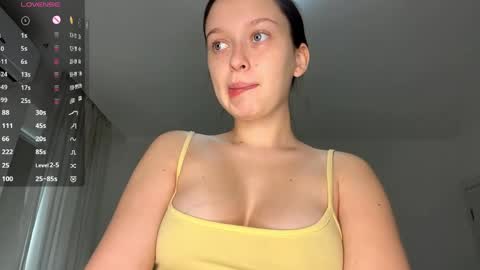 Snapshot of moltenpeach chatting on April 22, 2026, 12:28 pm Hermina online show from April 22, 2026, 12:28 pm
