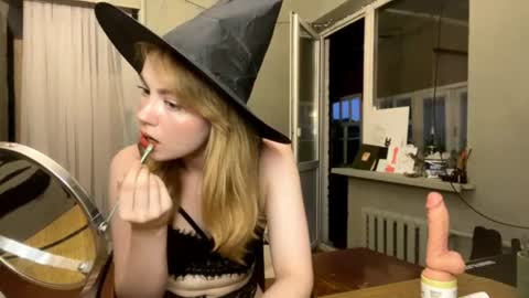 Snapshot of molyangel chatting on July 12, 2026, 5:15 pm Oksana online show from July 12, 2026, 5:15 pm