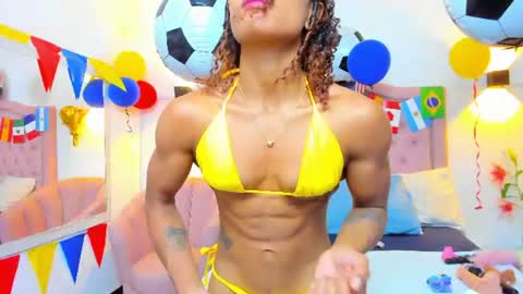 molyrestrepo online show from June 29, 2026, 8:31 pm