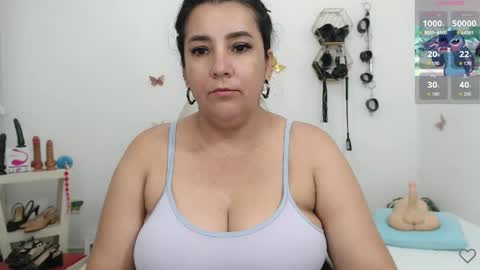 Snapshot of mom_17 chatting on April 23, 2026, 12:23 am Celeste online show from April 23, 2026, 12:23 am