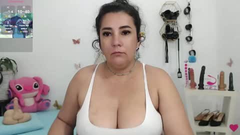 Snapshot of mom_17 chatting on May 17, 2026, 5:42 pm Celeste online show from May 17, 2026, 5:42 pm