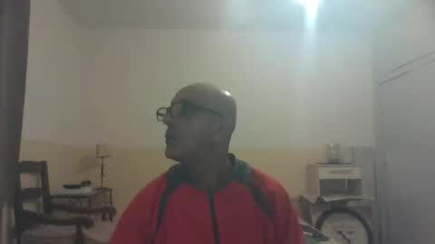 Snapshot of moment71200 chatting on January 1, 2025, 3:24 pm moment71200 online show from January 1, 2025, 3:24 pm