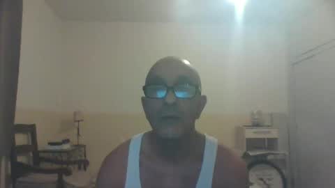 Snapshot of moment71200 chatting on January 1, 2025, 6:27 pm moment71200 online show from January 1, 2025, 6:27 pm