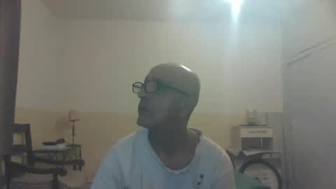 Snapshot of moment71200 chatting on January 4, 2025, 7:02 pm moment71200 online show from January 4, 2025, 7:02 pm