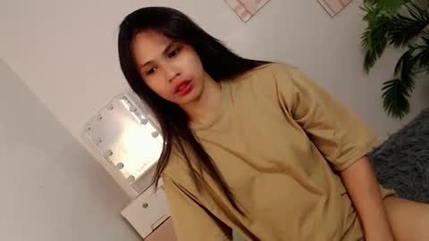 MOMIKHEM online show from October 4, 2025, 2:31 am