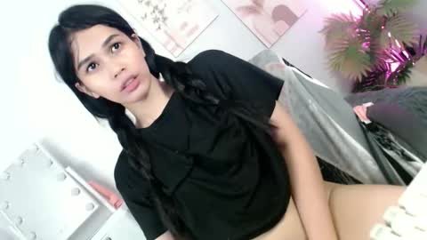 MOMIKHEM online show from May 24, 2026, 7:35 am