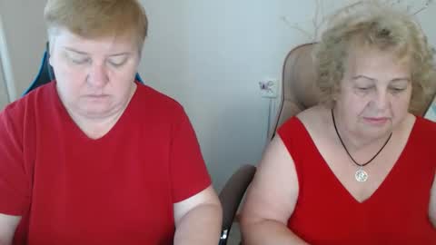 Snapshot of mommy99x chatting on September 17, 2025, 6:15 am Mommy99X online show from September 17, 2025, 6:15 am