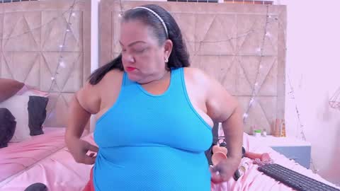 Jelitza online show from December 28, 2024, 1:49 pm