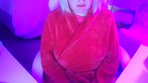 Snapshot of mommy_julia chatting on May 2, 2026, 8:41 am Mommy Julia online show from May 2, 2026, 8:41 am