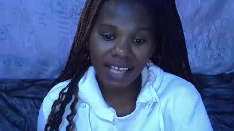 momsdoll online show from January 9, 2026, 7:00 am