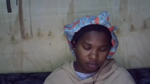 momsdoll online show from June 15, 2026, 10:01 pm