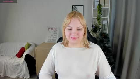 mon1ca_jones online show from December 14, 2025, 9:03 am