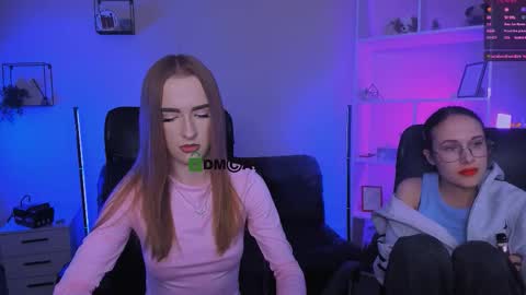 Mona  online show from November 6, 2025, 8:21 pm