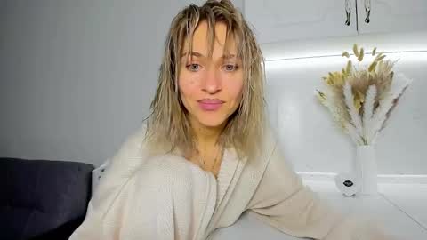 Snapshot of mona_cruz chatting on February 20, 2025, 9:20 pm Mona online show from February 20, 2025, 9:20 pm