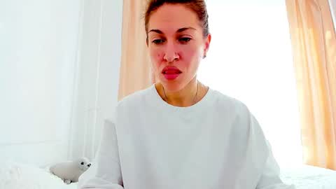 Snapshot of mona_cruz chatting on February 26, 2025, 7:09 am Mona online show from February 26, 2025, 7:09 am