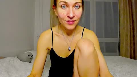 Snapshot of mona_cruz chatting on March 12, 2025, 9:24 pm Mona online show from March 12, 2025, 9:24 pm